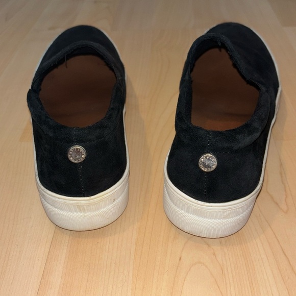 Steve Madden Slip on shoes - Picture 2 of 7